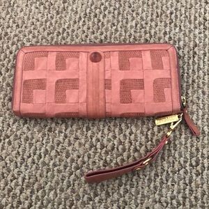 Lockheart pink clutch